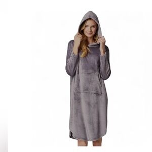 32 Degrees Heat Cozy Hooded Lounger